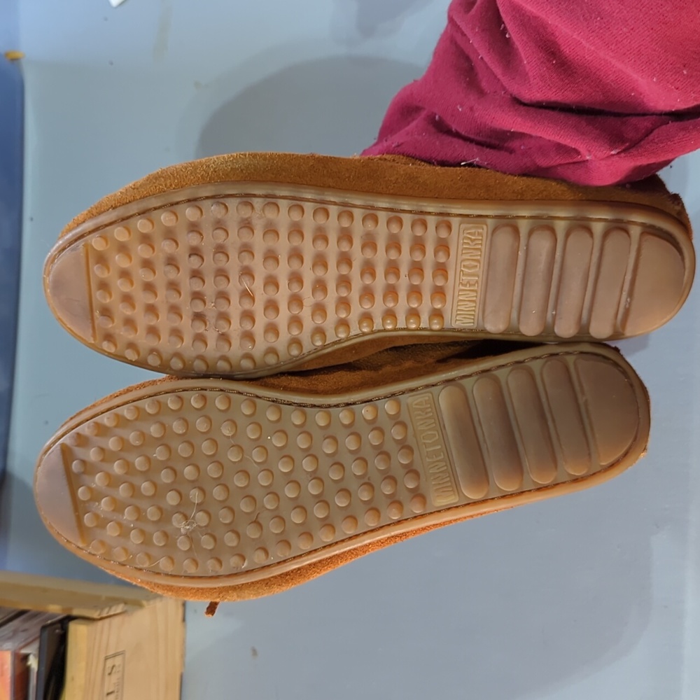 Minnetonka moccasins - Picture 2 of 4